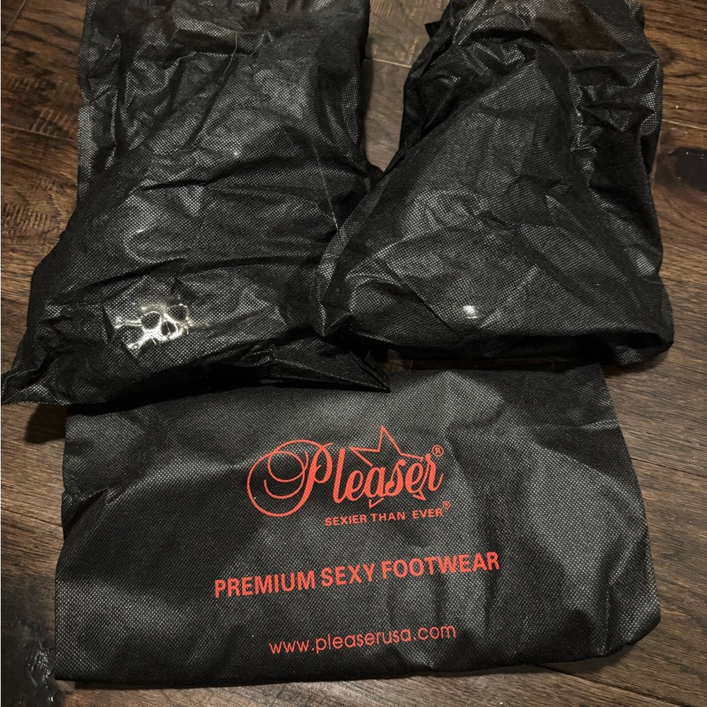 Pleaser Moon-709 skull platform heels black patent size 8 NIB - Picture 12 of 14